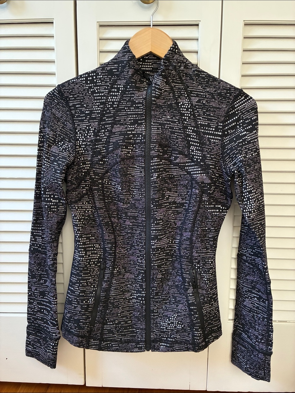lululemon athletica Black and White Zip Jacket 6